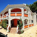 In With Balcony, Air Conditioning, Wi-fi Vir