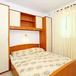 Appartement In With Balcony, Air Conditioning, Wi-fi Vir
