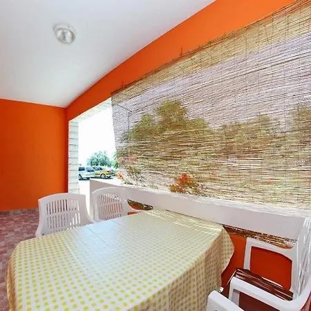 In With Balcony, Air Conditioning, Wi-fi