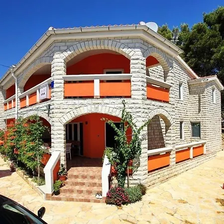 In With Balcony, Air Conditioning, Wi-fi Vir