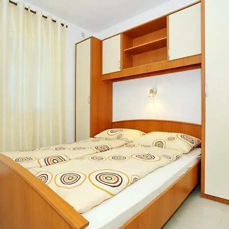 In With Balcony, Air Conditioning, Wi-fi