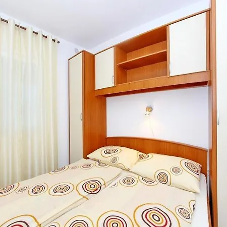 In With Balcony, Air Conditioning, Wi-fi * Vir