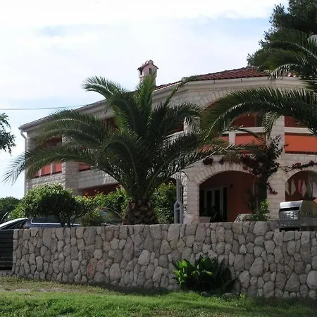 In With Balcony, Air Conditioning, Wi-fi Apartment *