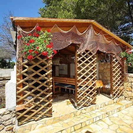 Apartment In With Balcony, Air Conditioning, Wi-fi