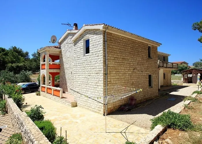 In With Balcony, Air Conditioning, Wi-fi * Vir